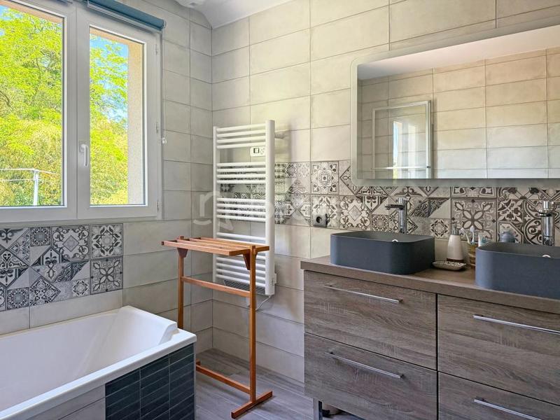 Maison - 160 m² - 7 pièces