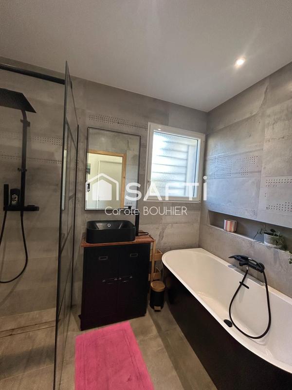 Maison - 93 m² - 4 pièces