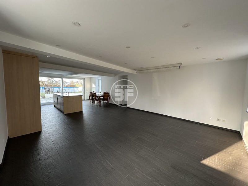 Maison - 400 m² - 7 pièces