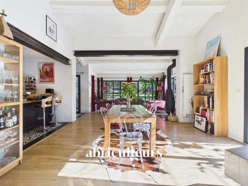 Maison ancienne - 252 m² - 8 pièces