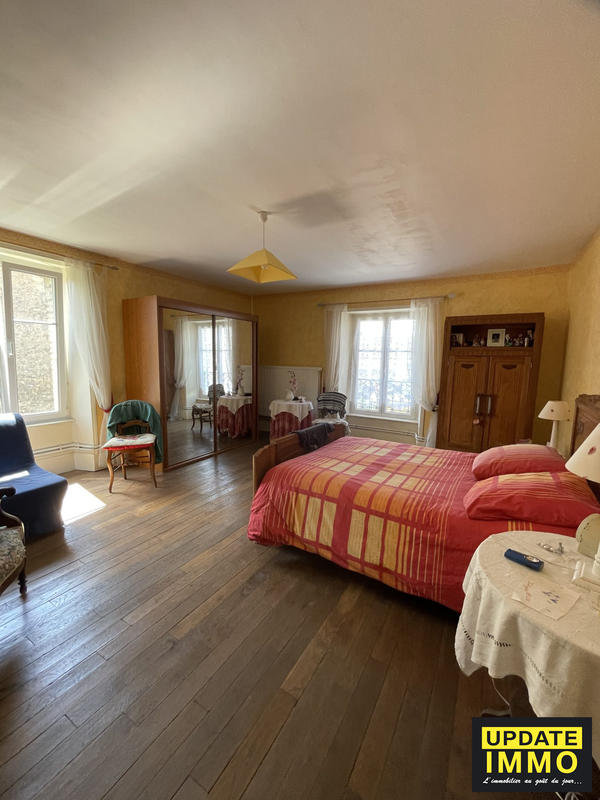 Maison ancienne - 241 m² - 7 pièces