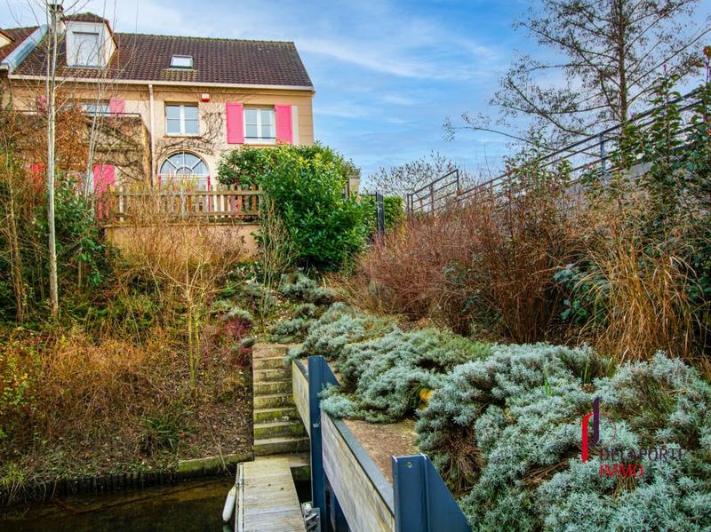 Maison - 187 m² - 8 pièces