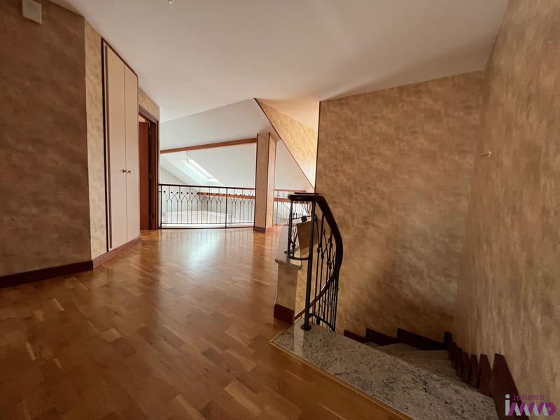 Maison contemporaine - 260 m² - 6 pièces