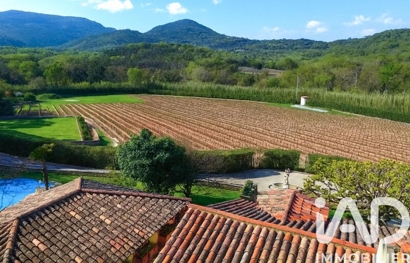 Maison - 380 m² - 9 pièces