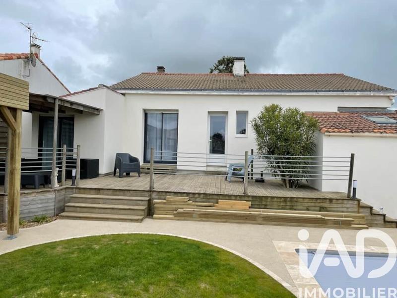 Maison - 169 m² - 10 pièces