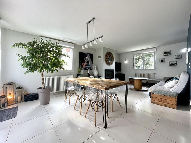 Maison - 180 m² - 6 pièces