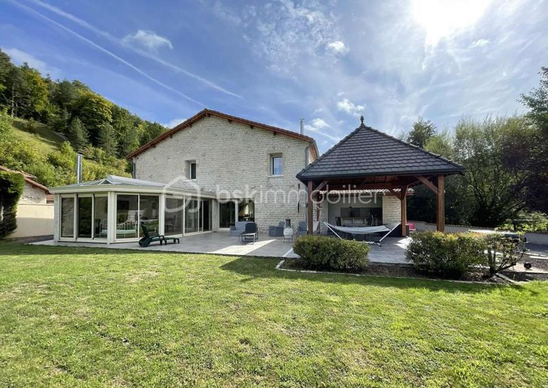 Maison - 225 m² - 6 pièces