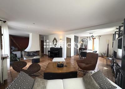 Maison - 165 m² - 6 pièces