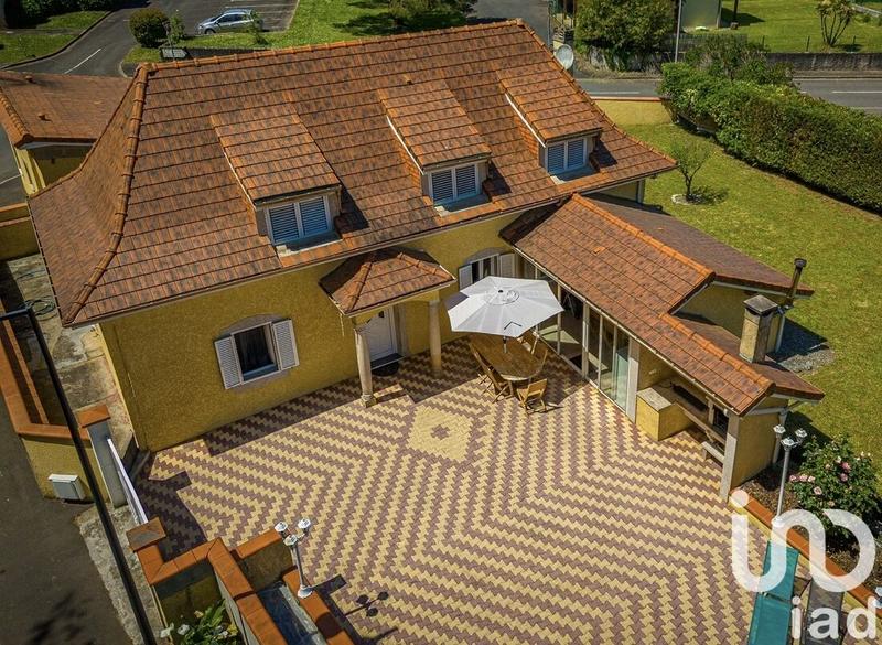 Maison - 175 m² - 9 pièces