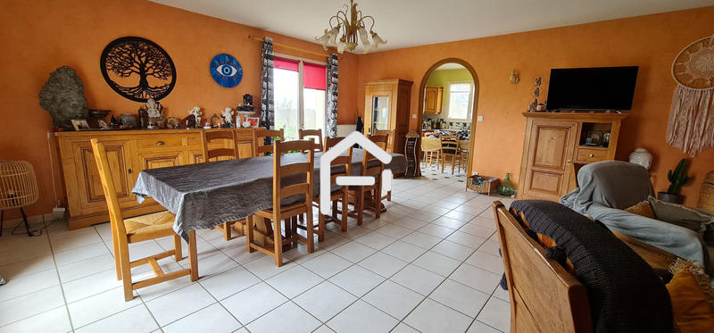 Maison - 225 m² - 8 pièces