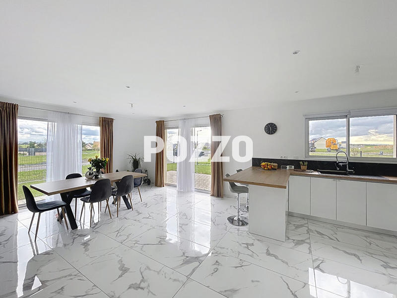 Maison - 121 m² - 6 pièces