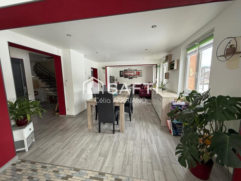 Maison - 209 m² - 7 pièces