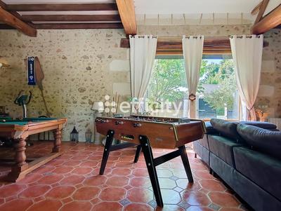 Maison - 244 m² - 10 pièces