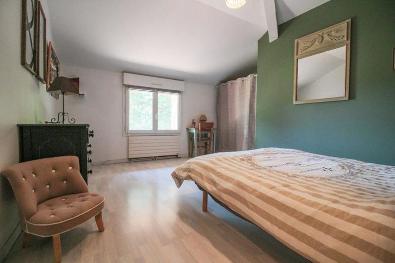 Demeure - 340 m² - 12 pièces