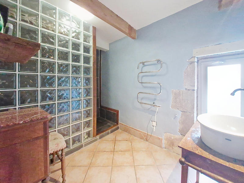 Maison - 250 m² - 10 pièces