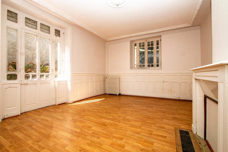 Maison - 213 m² - 7 pièces