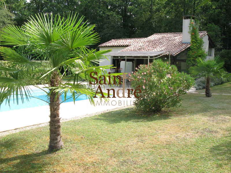 Maison - 300 m² - 10 pièces