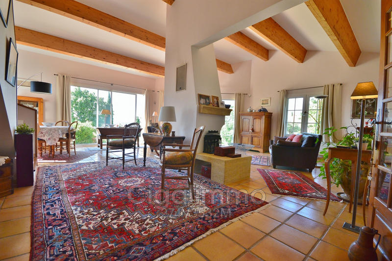 Villa - 270 m² - 9 pièces