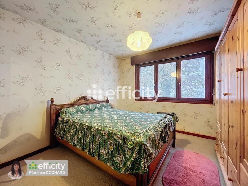 Maison - 220 m² - 7 pièces