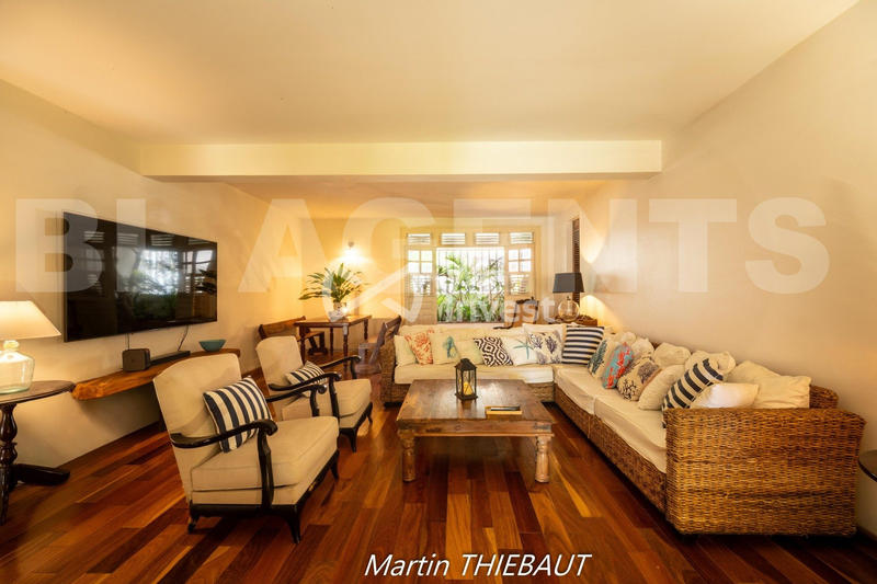 Maison - 200 m² - 6 pièces