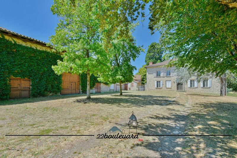 Maison de maîtres - 464 m² - 11 pièces