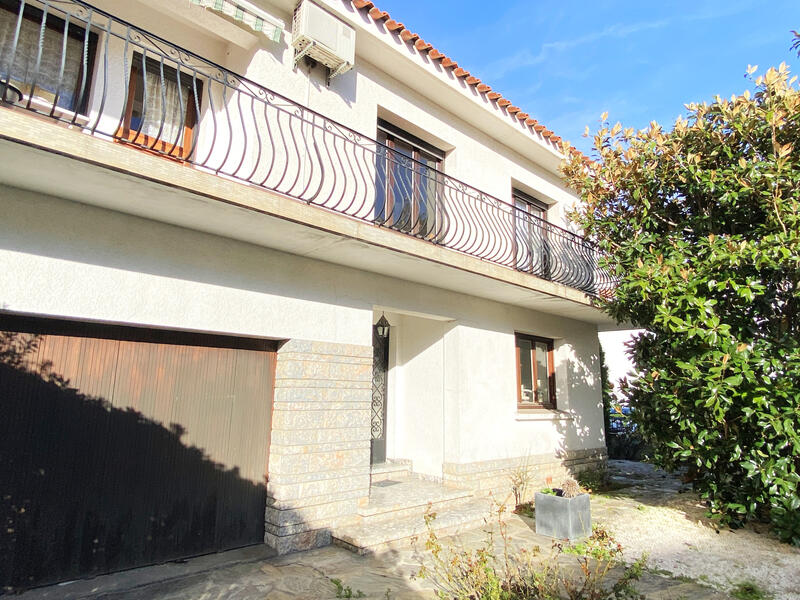 Villa - 200 m² - 6 pièces