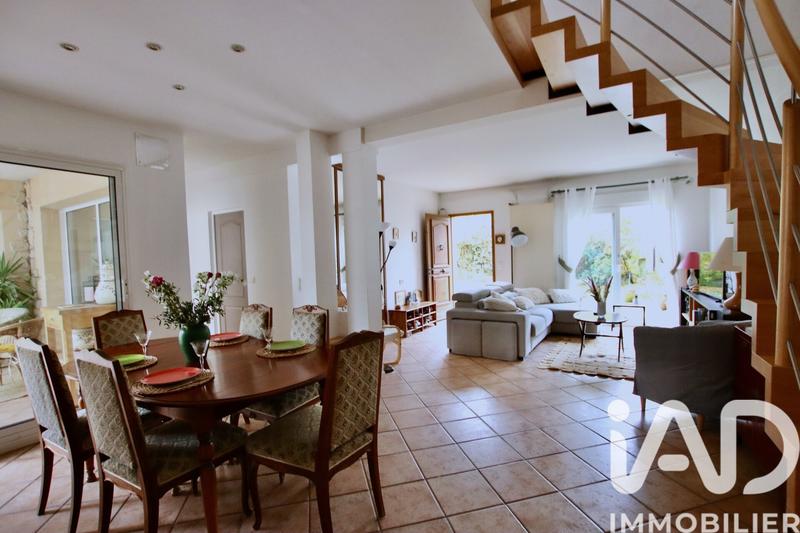 Maison - 180 m² - 7 pièces