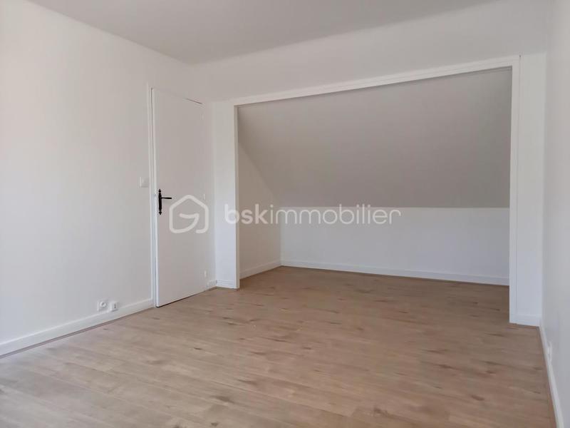 Maison traditionnelle - 121 m² - 6 pièces