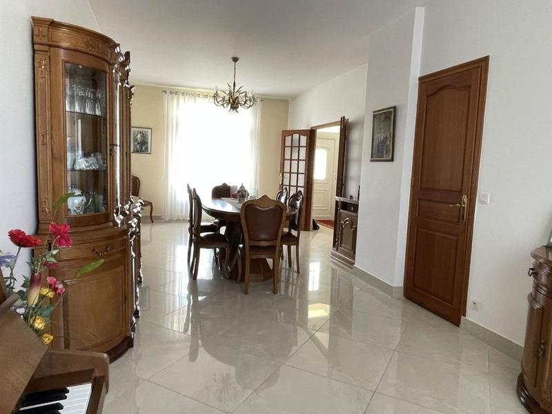 Pavillon - 143 m² - 7 pièces