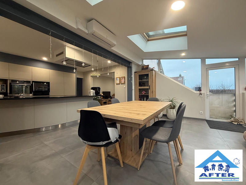 Maison - 187 m² - 9 pièces