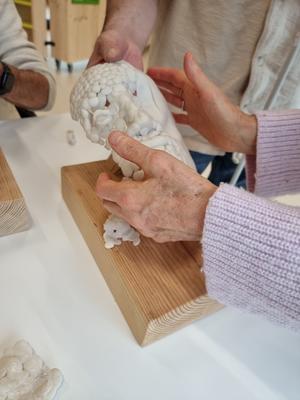 Atelier de modelage, braille et dessin
