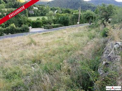 Terrain constructible - 1 250 m²