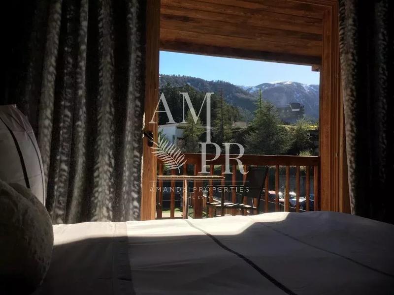 Châlet - 900 m² - 14 pièces