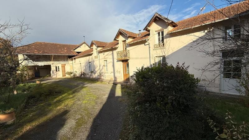 Maison - 250 m² - 7 pièces