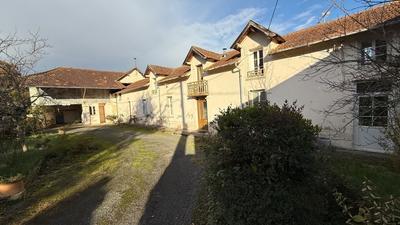 Maison - 250 m² - 7 pièces