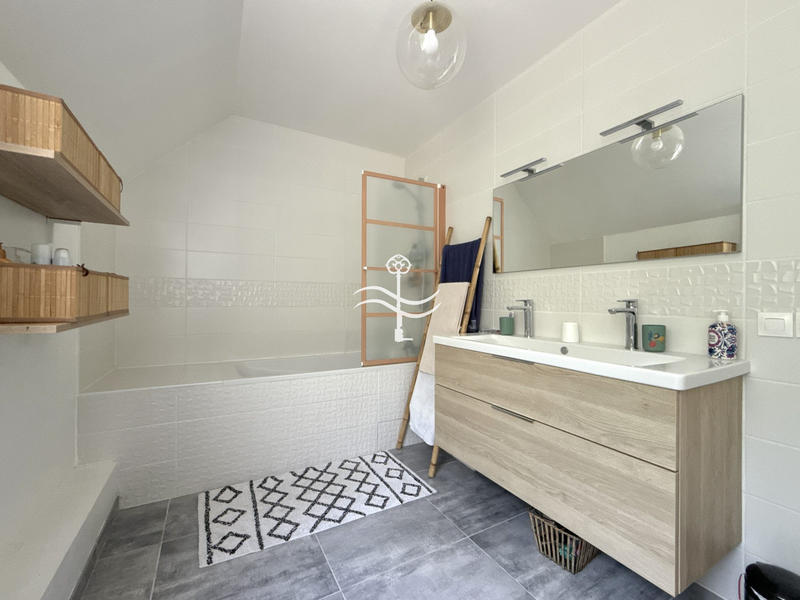 Maison contemporaine - 151 m² - 7 pièces