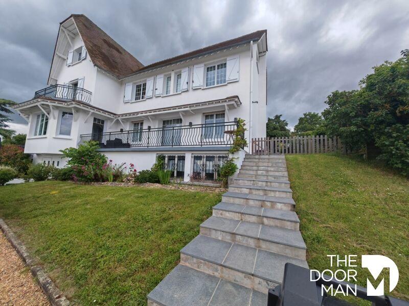 Propriété - 700 m² - 23 pièces