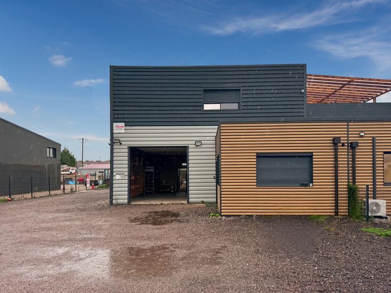 Bureau - 136 m² - 3 pièces