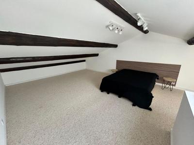 Appartement - 62 m² - 1 pièce