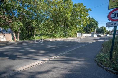 Terrain constructible - 586 m²