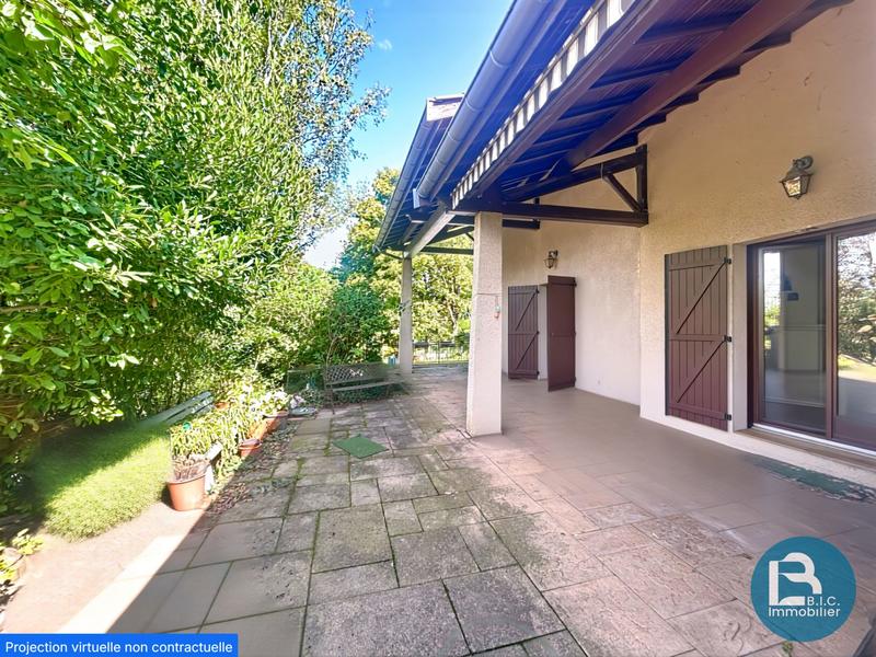 Maison contemporaine - 240 m² - 10 pièces