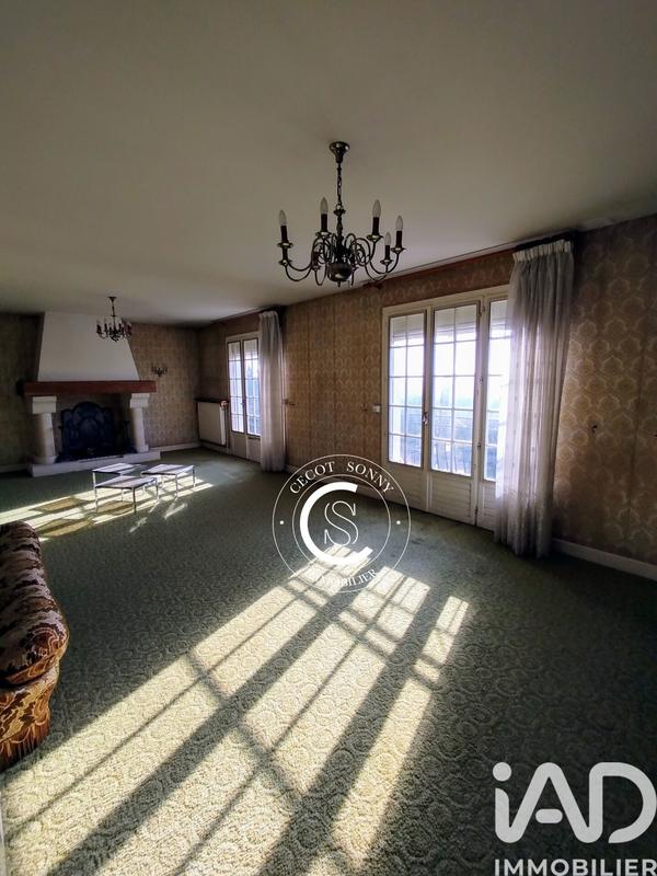 Maison - 230 m² - 6 pièces