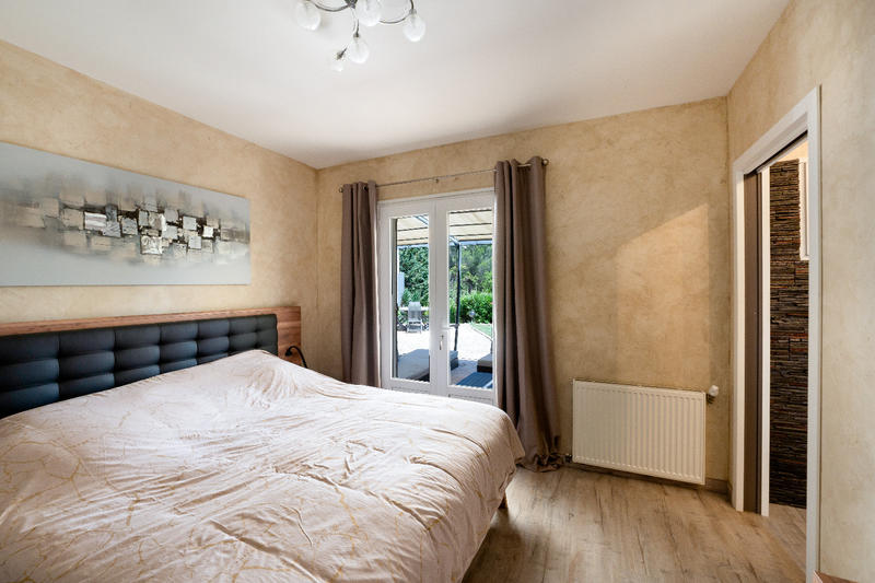 Propriété - 325 m² - 8 pièces