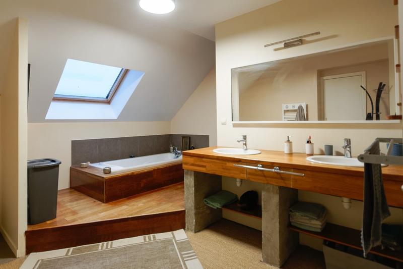 Maison - 200 m² - 7 pièces