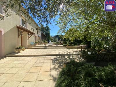 Maison - 343 m² - 9 pièces