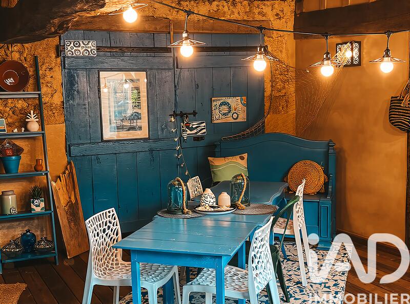 Maison - 400 m² - 6 pièces