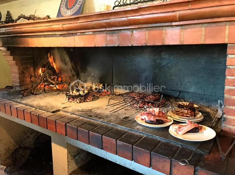 Local commercial - 229 m² - 10 pièces