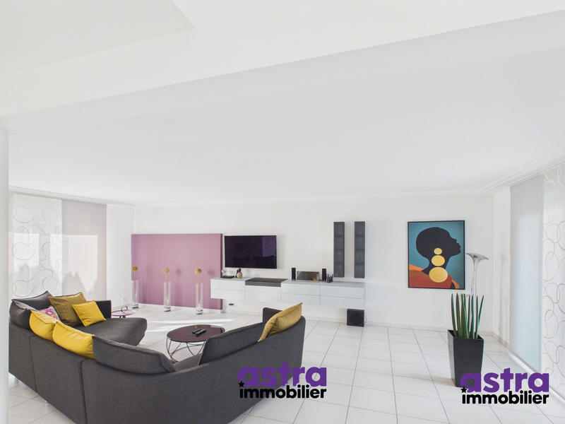 Maison - 137 m² - 5 pièces