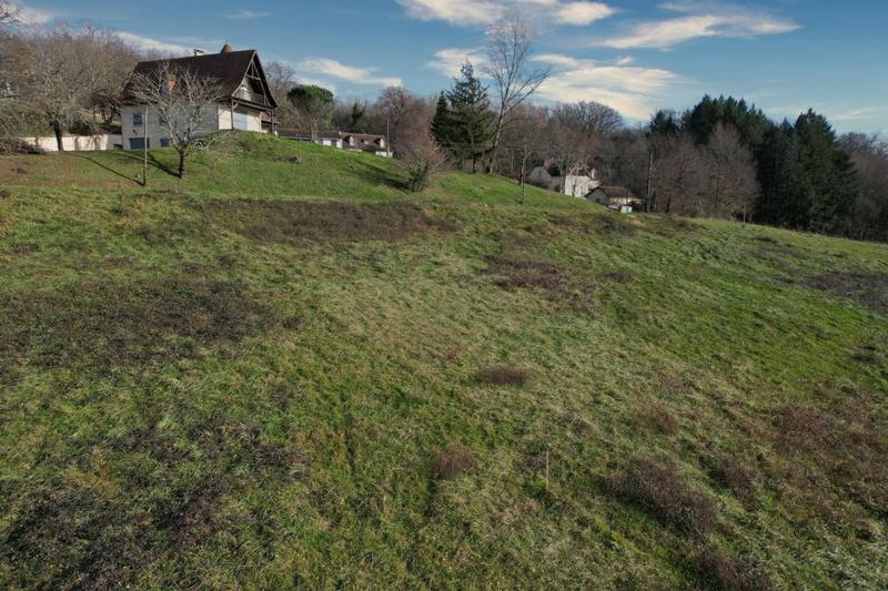 Terrain constructible - 1 851 m²