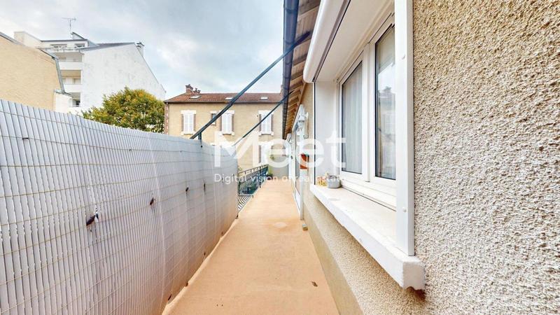 Maison - 220 m² - 6 pièces